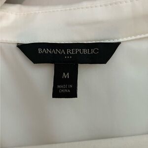 Banana Republic ivory satin collared button blouse